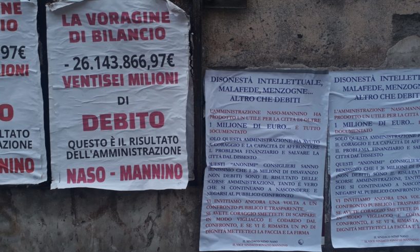 Paternò, maggioranza e opposizione si sfidano a colpi di manifesti: la lite è sul disavanzo