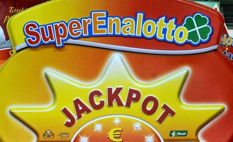 SuperEnalotto, jackpot stellare da 142 mln: nel 2008 a Catania vinti 100 mln