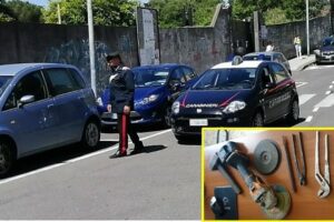 Acireale, beccato sotto l’auto mentre taglia la marmitta catalitica: 34enne arrestato in flagranza