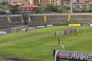 Calcio, il Paternò torna con un punto da Acireale: il pareggio con un rigore di La Piana