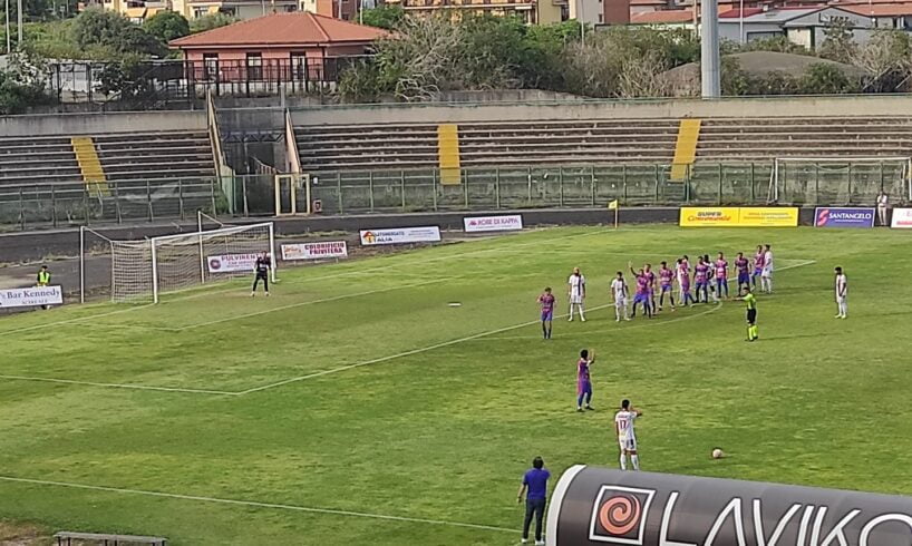 Calcio, il Paternò torna con un punto da Acireale: il pareggio con un rigore di La Piana