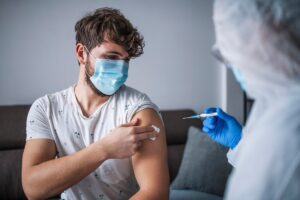 Covid, maturandi e vaccinati: ordinanza di Musumeci in vista degli esami negli istituti di secondo grado