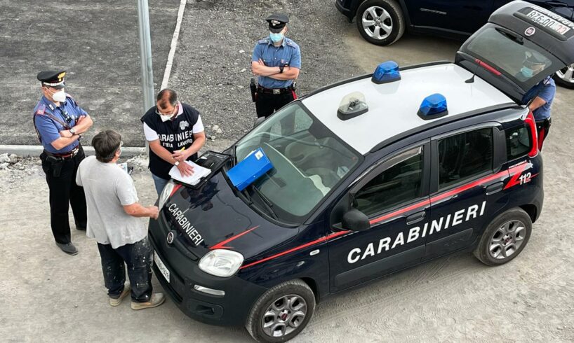 Maletto, controllo scopre tre ditte in un solo cantiere: 2 dipendenti in nero