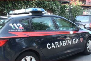 Palagonia, strattona militari che bloccano il figlio: arrestata donna di 41 anni