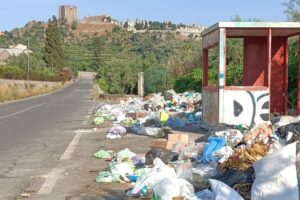 Paternò: "Stop alle discariche nella aree periferiche". Le opposizioni chiedono maggiore controllo del territorio