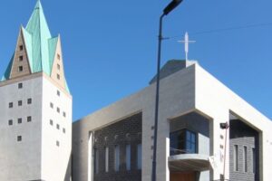 Adrano, un giovane fedele (ma non troppo) ruba un climatizzatore della chiesa di San Paolo usando un carrello della spesa