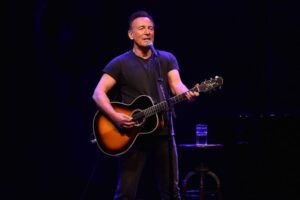 Usa, show di Springsteen a Broadway vietato ai vaccinati AstraZeneca: decisione fa discutere