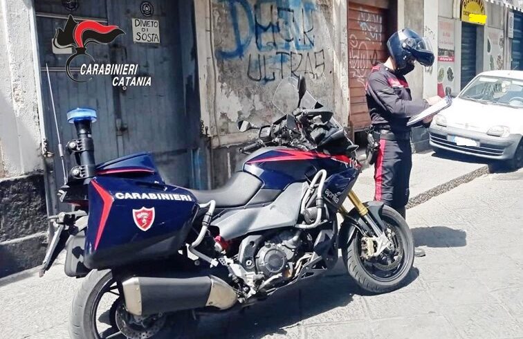 Catania, 38enne di Biancavilla aggredito dalla sua ex che fa la finta vittima e chiama i Carabinieri