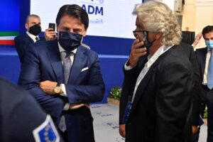 M5S, il quasi-addio di Conte: “No a una leadership dimezzata. Scelga Beppe se essere padre-padrone”