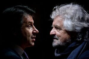 M5S, lo scontro finale tra il ‘papà’ Grillo e Conte: possibile scissione. Il gruppo del Senato sta con l’ex premier