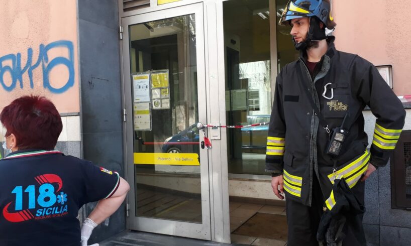 Paternò, uomo tenta di dar fuoco al Postamat di via Bellini: fermato dai Carabinieri