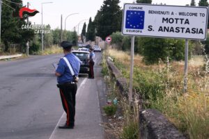 Motta S. Anastasia, botte ai genitori anziani: 39enne finisce in carcere