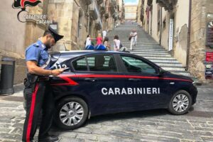 Caltagirone, arresto convalidato per l’accoltellatore di 47 anni: rinvenuta l’arma macchiata di sangue