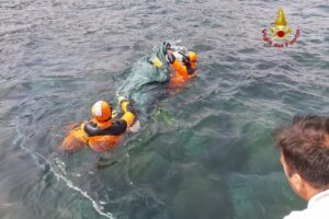 Catania, corpo senza vita di una donna recuperato in mare dai Vigili del Fuoco: nei pressi di Piazza Europa