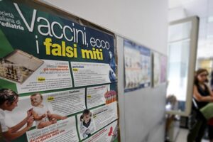 Biancavilla, alla scuola 'Sturzo' nuova tappa campagna vaccinale. A Ragalna domani siero al centro 'San Pio'