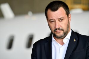 Voghera, Salvini: “Qui non è Far West. Se hai il porto d’armi è normale”