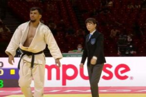 Tokyo 2020, judoka algerino si rifiuta di affrontare il rivale israeliano: sospeso