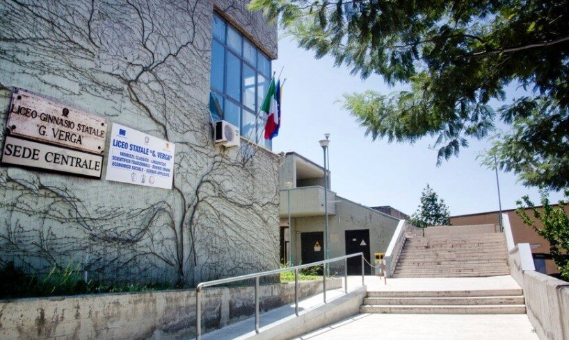 Adrano, il caso del Liceo Verga: giovedì sit-in dei sindacati davanti all’Ufficio regionale scolastico. “Sostituire dirigente o trasferire i professori”