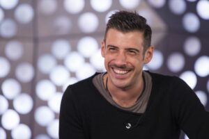 Gabbani vola ad Amburgo per un’operazione alle corde vocali: “Non vedo l’ora di tornare”