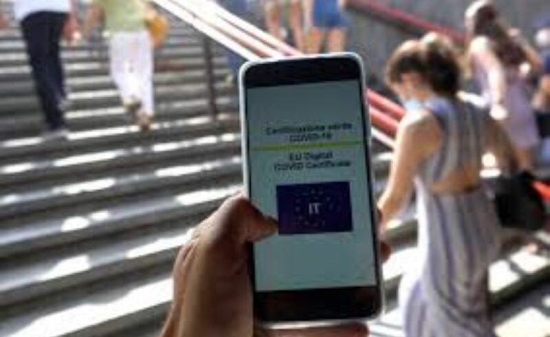 Covid, da settembre Green Pass obbligatorio per le scuole e studenti over 16: cabina di regia a Palazzo Chigi