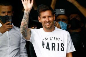 Calcio, Messi è ufficialmente del Psg: la Pulce avrà la maglia n.30