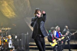 I Rolling Stones vogliono rotolare ancora: Jagger & Co. vanno avanti anche dopo la morte del batterista