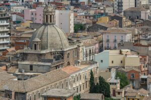 Paternò, due interrogazioni in Consiglio di Tuccio Paternò: richieste per due vie del centro storico