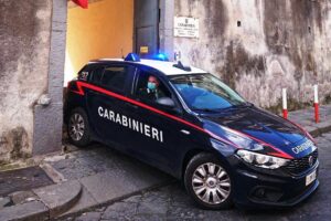 Catania, cittadino ‘investigatore’ fa arrestare ladro 22enne: il colpo nel cortile Gammazita