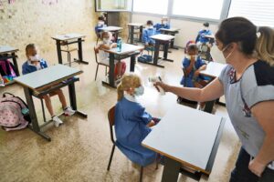 A scuola si torna in presenza: niente mascherina in classe se tutti vaccinati