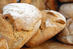 Belpasso, da domani aumenta il prezzo del pane: tra 2,60 e 3 euro al kg