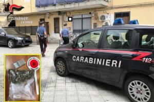 Catania, in casa nascondeva 100 gr di marijuana: 38enne arrestato in flagranza