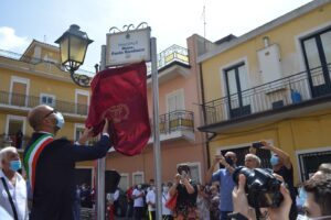 Biancavilla: inaugurato il piazzale a Mons. Randazzo, fondatore della 'Città del Fanciullo'. Molti ex allievi presenti alla cerimonia