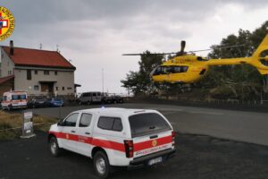 Etna, 2 interventi di salvataggio del Soccorso Alpino: tre turisti francesi e un escursionista colto da malore