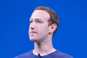 Zuckerberg chiede scusa per il blackout e difende Facebook dalla ‘talpa’