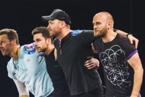 Dodici album e poi basta. Il frontman dei Coldplay, Chris Martin, ha rivelato che la band pianifica di sciogliersi dopo che avrà pubblicato un dodicesimo album.