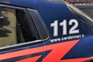 Catania, tenta una rapina con un complice: vittima e carabinieri lo acciuffano