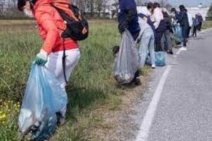 Paternò, domenica Plastic Free ripulisce la città con l’aiuto della Dusty: ecco come fare per aderire