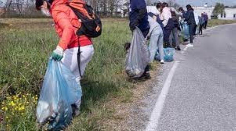 Paternò, domenica Plastic Free ripulisce la città con l’aiuto della Dusty: ecco come fare per aderire