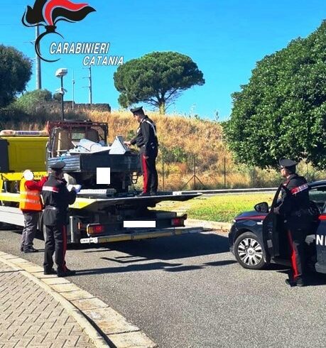 Catania, controlli su strada del trasporto rifiuti: un ‘catalogo’ di denunce e irregolarità