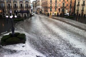 Maltempo, ‘Apollo’ tocca le province di Siracusa e Ragusa: piove a Catania ‘città blindata’