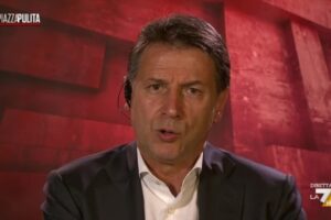 Conte rifiuta il confronto con Renzi: “Non faccio pagliacciate”