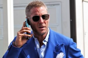 Lapo Elkann a muso duro contro Dazn: “Fa il gioco delle 3 carte a spese dei consumatori”