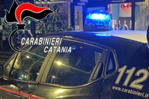 Catania, rubano pallet nell’area del Lidl di via Segantini: due arrestati