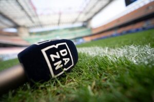 Dazn fa marcia indietro: visione su due dispositivi fino alla fine del campionato