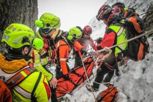 Etna, muore soccorritore del Sass durante intervento di salvataggio: il dolore dei compagni