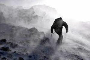 Etna, morto per un malore il soccorritore del Sass: c’era una bufera mentre era in corso operazione di salvataggio