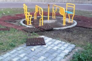 Paternò, vandalizzato il parco giochi inclusivo di Piazza Aldo Moro: già preso di mira a settembre