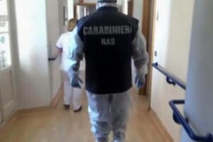 Covid, Nas scoprono 281 medici e sanitari non vaccinati al lavoro: controlli anche in Sicilia