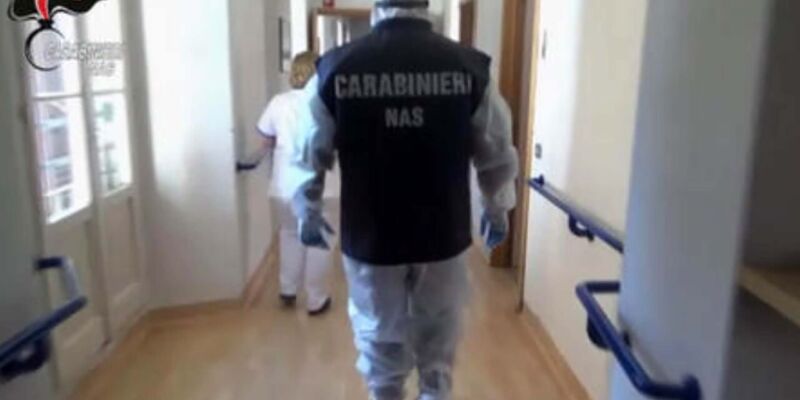 Covid, Nas scoprono 281 medici e sanitari non vaccinati al lavoro: controlli anche in Sicilia