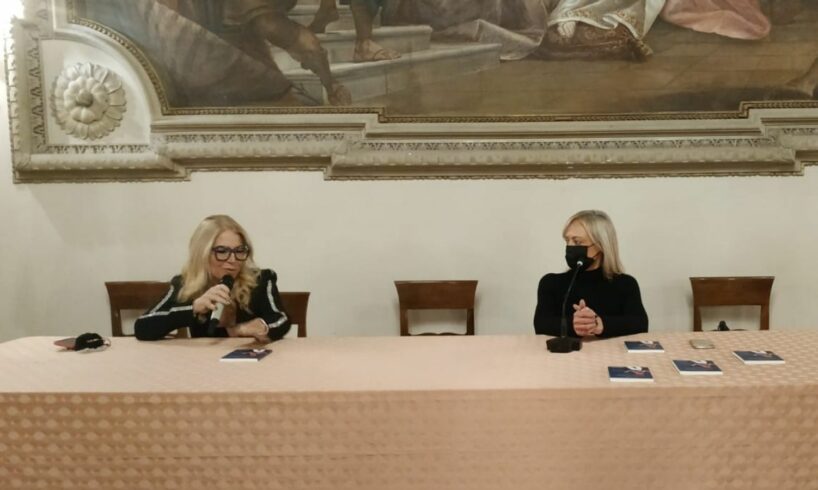 Biancavilla, presentato a Vicenza il libro di Pilar Castiglia “Amore è gioia”: un libro-manuale contro la violenza di genere